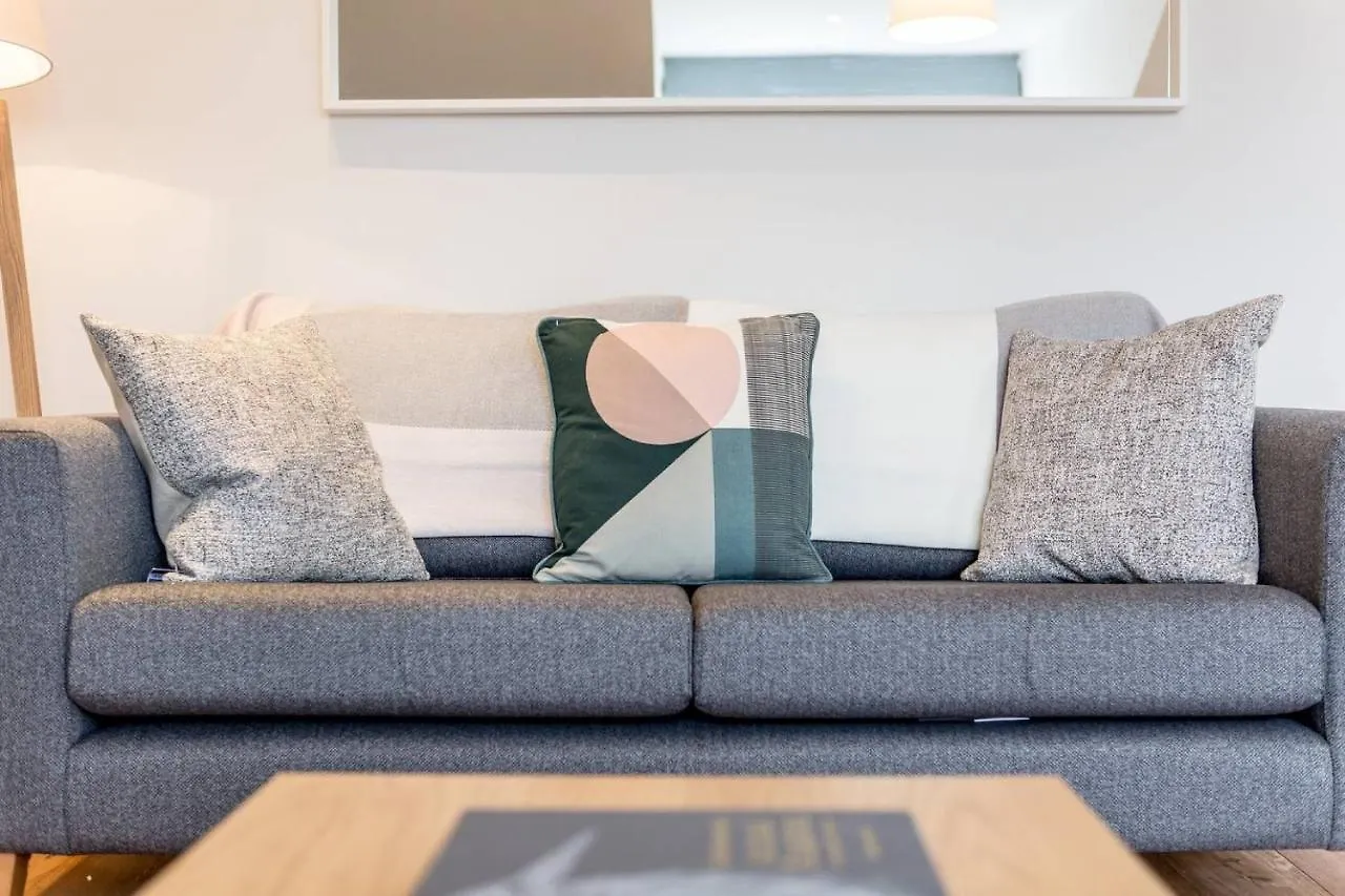 Altido Quiet City Centre Spacious Apartment Edinburgh
