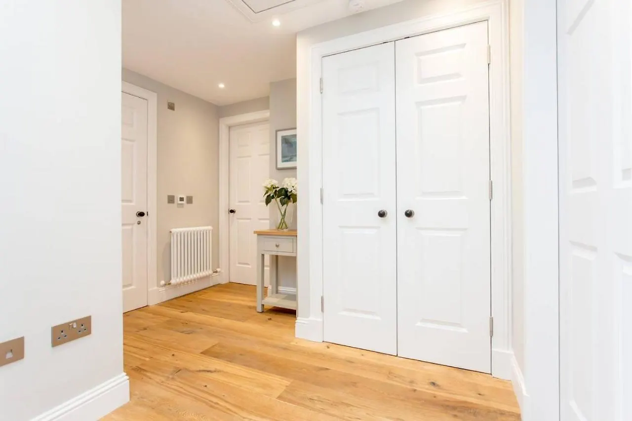 Altido Quiet City Centre Spacious Apartment Edinburgh 0*,