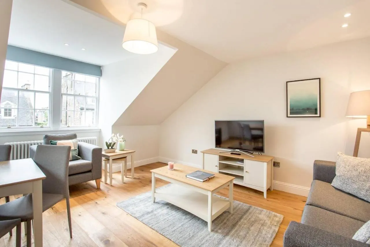 Altido Quiet City Centre Spacious Apartment 에든버러 0*,  영국