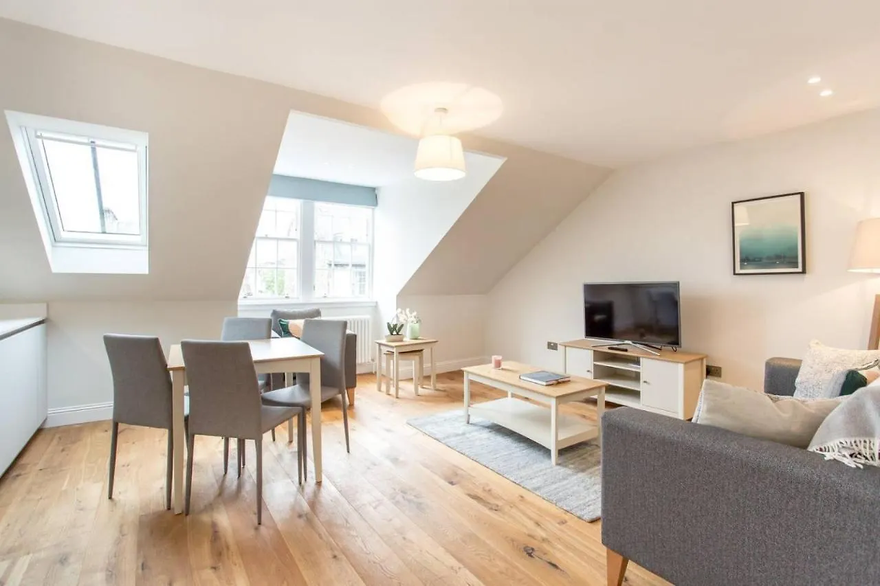 Altido Quiet City Centre Spacious Apartment 에든버러